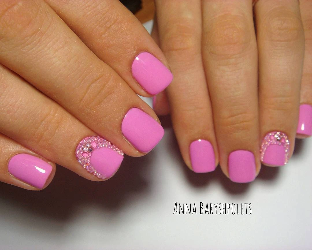 New Year’s nails with crystal accents and 3D embellishments for a unique and festive holiday style 2025 New Year’s nails with crystal accents and 3D embellishments for a unique and festive holiday style 2025